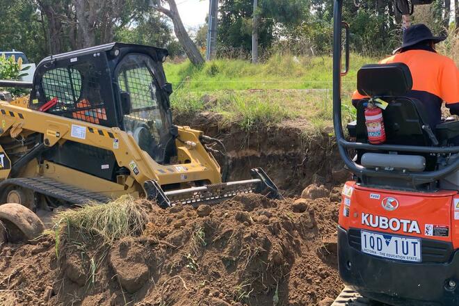 MINI EXCAVATOR FOR HIRE WITH OPERATOR