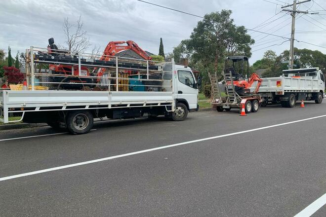 MINI EXCAVATOR FOR HIRE WITH OPERATOR