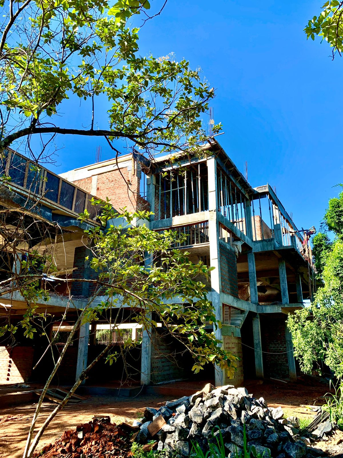 HALF-COMPLETED VILLA FOR SALE IN SIGIRIYA