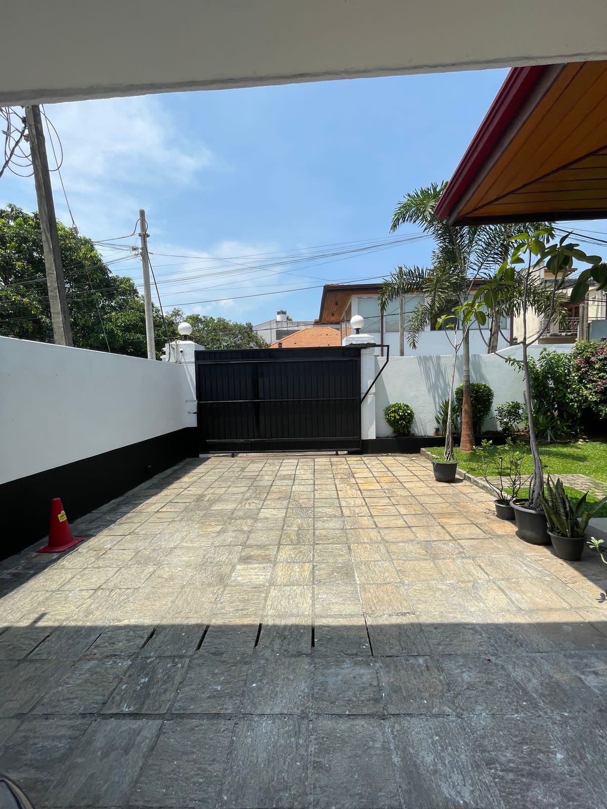 LUXURY HOUSE FOR RENT | DE FONSEKA PL COLOMBO 03 COLOMBO