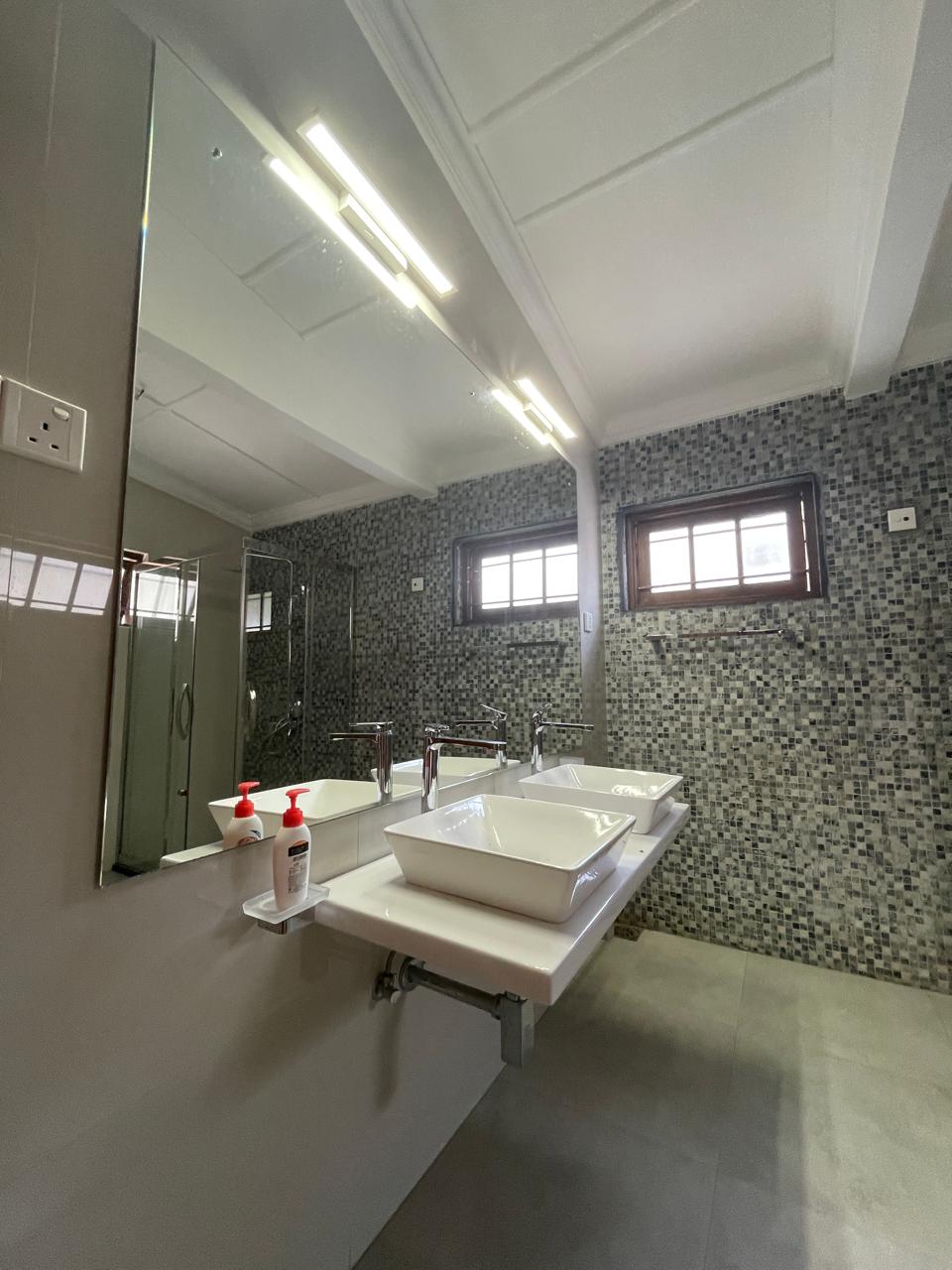 LUXURY HOUSE FOR RENT | DE FONSEKA PL COLOMBO 03 COLOMBO