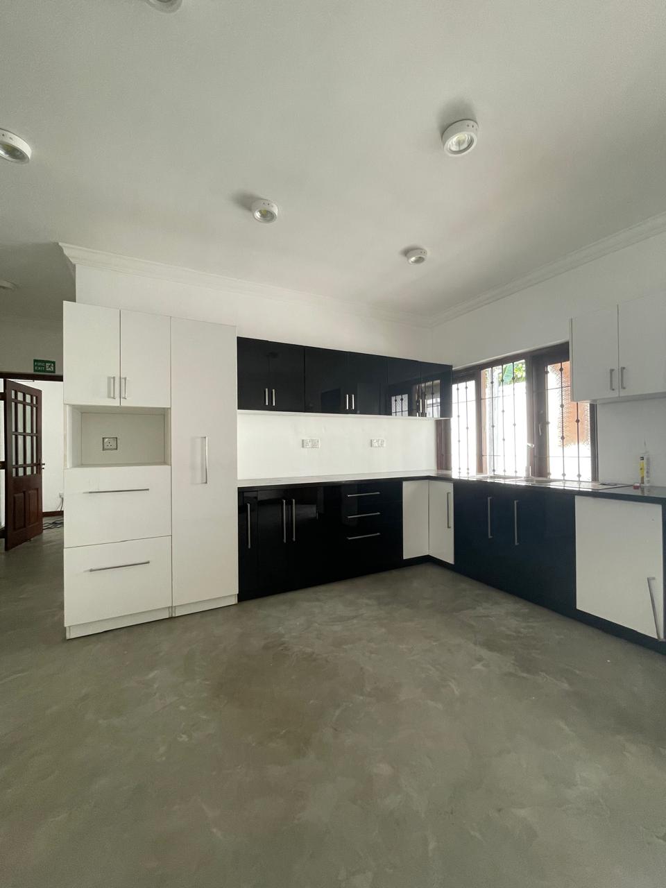 LUXURY HOUSE FOR RENT | DE FONSEKA PL COLOMBO 03 COLOMBO