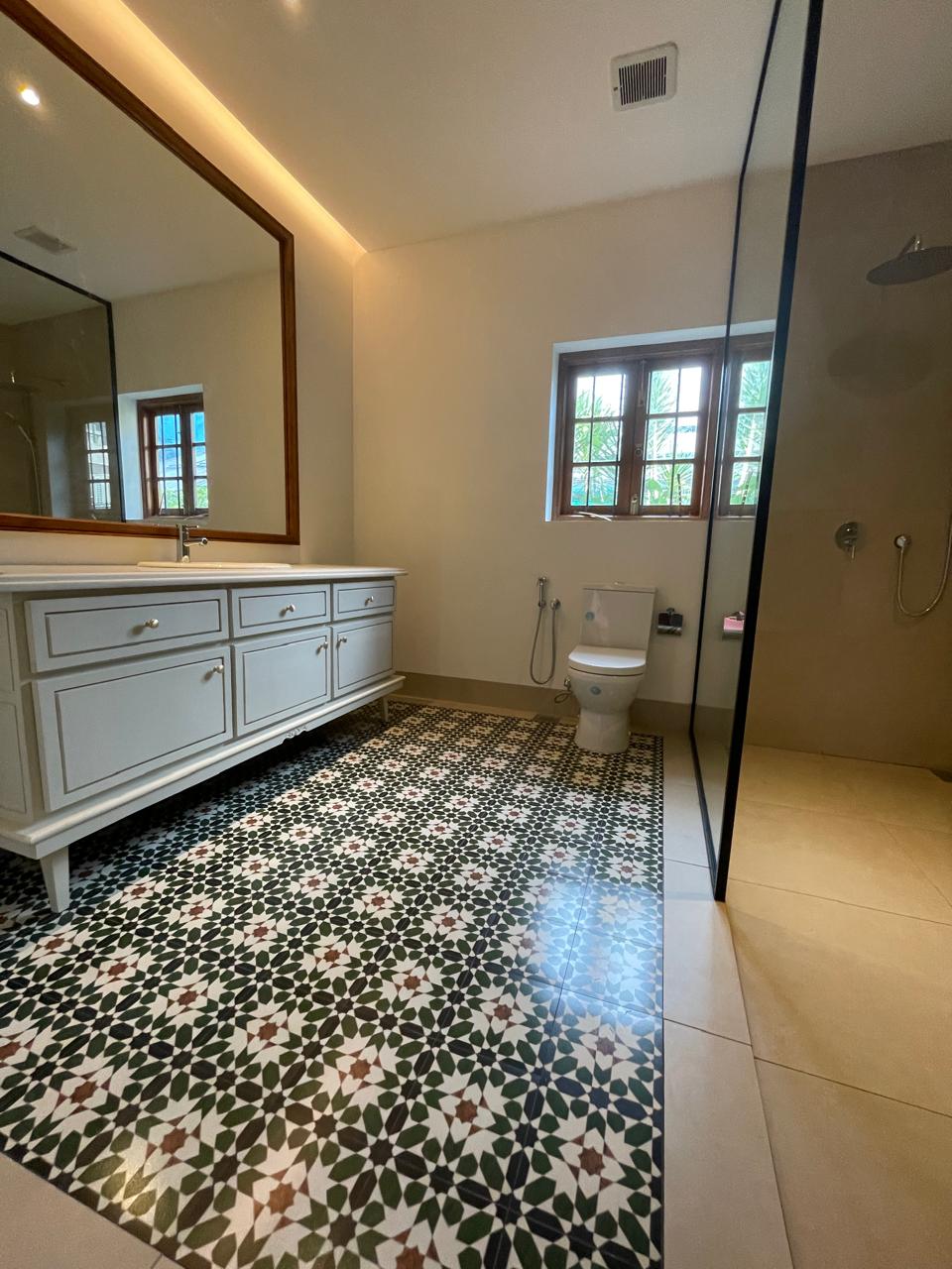 LUXURY COLONIAL HOUSE ON A LARGE 34 PERCH LAND FOR RENT