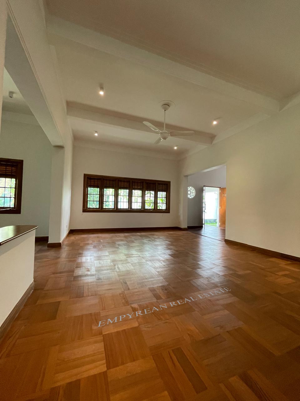 LUXURY COLONIAL HOUSE ON A LARGE 34 PERCH LAND FOR RENT